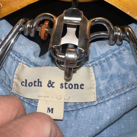 Cloth & Stone For Anthropologie Denim Polka Dot Half Button Up Tank Size M EUC - Picture 5 of 9